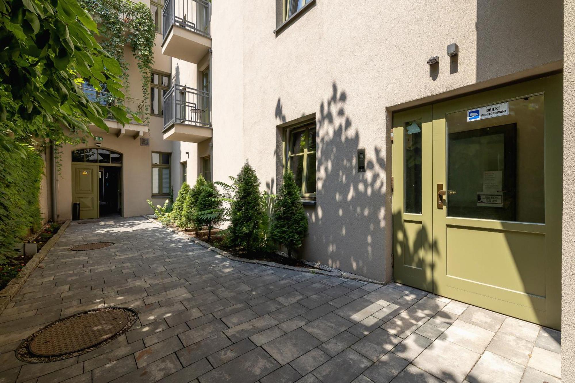 Apartment Dietla Z Klimatyzacja I Balkonem W Centrum Krakowa By Renters Krakau
